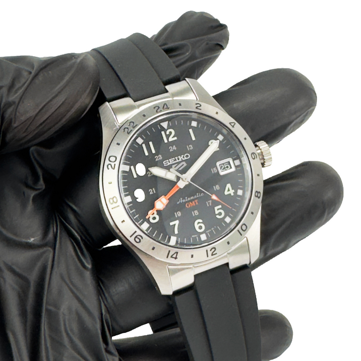 RM013 Seiko SSK023 FKM Rubber Strap with End Links - Black | W&S