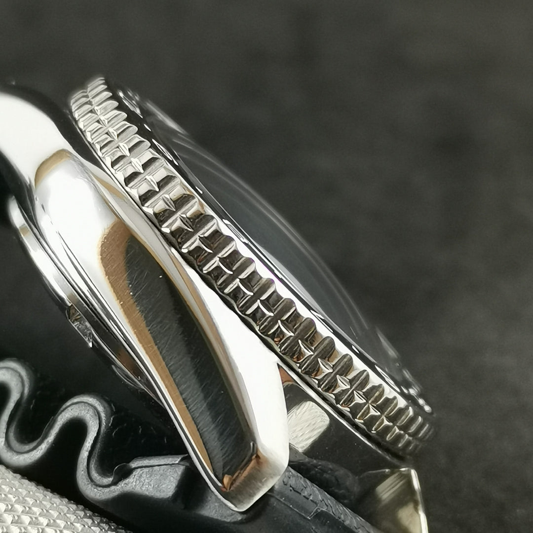 G0348 SKX013 Double Dome Sapphire Crystal - Flat Insert