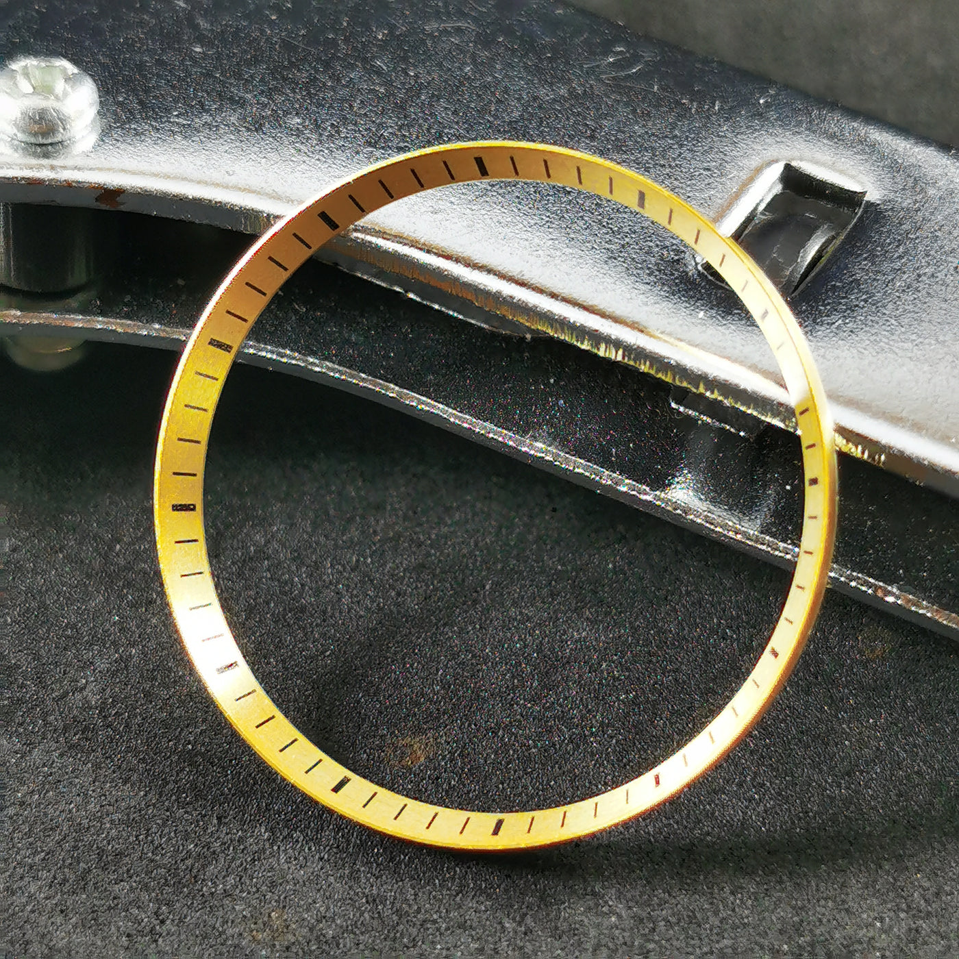 C0182 SKX007 Chapter Ring - Brushed Gold with Marker